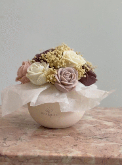 Tramonto Fiorito | Bouquet de Velas Tipo Centro de Mesa | Decoración Floral Aesthetic