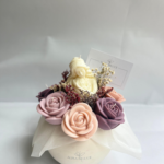 Fiorella | Mini Bouquet de 7 Flores en Cera | Recordatorio de Lujo y Complemento