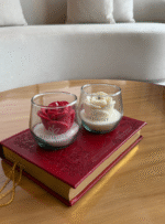 Petali di Luce | Vela Rosa Roja Eterna en Vidrio | Regalo Romántico y Decoración - Image 3